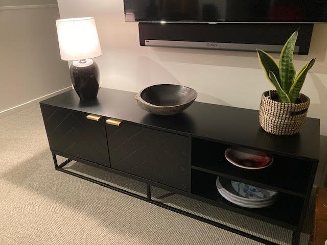 Entertainment unit