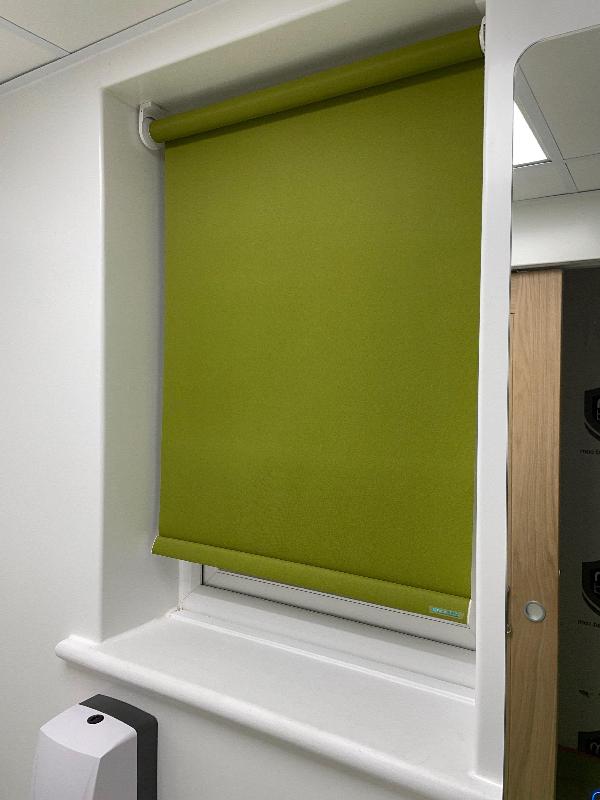 Perfectly fitted blind for odd size window