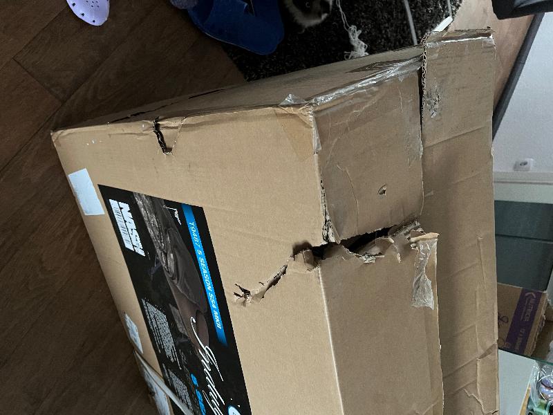 Beschädigtes Paket