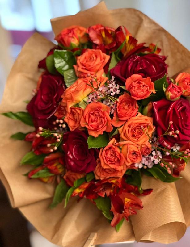 Beautiful flowers and arrived very quickly. My friend loved them