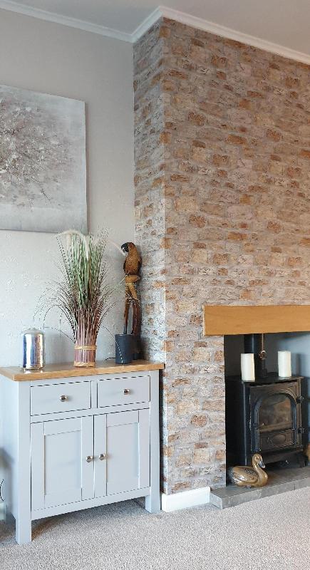 Try the wallpaper online in your room is a great feature.