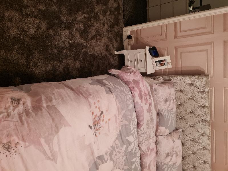 Fantastic quality wallpaper, delivery fast