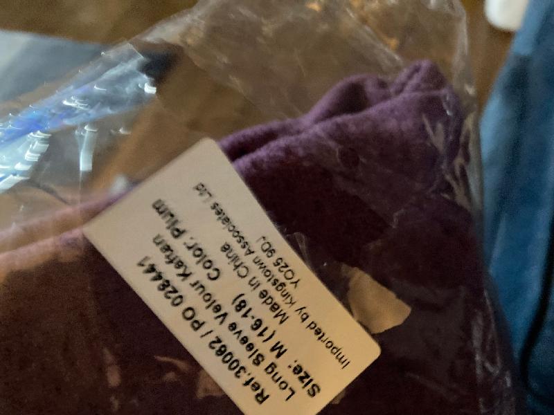 Disappointing as bag had been slashed, obviously of no interest!