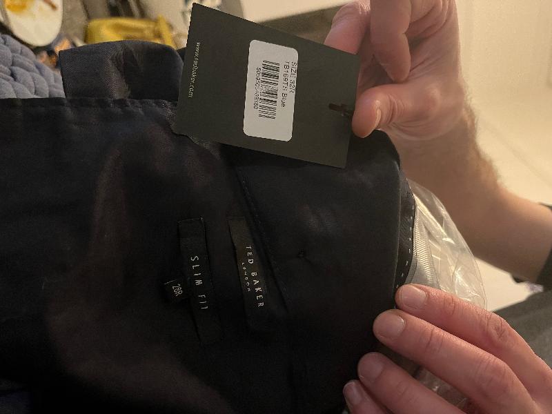 I ordered trousers in 32R and received 28R. No reply or refund a week later