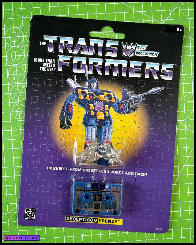 A great set of G1 tape bots, in retro packaging. Fun figures.