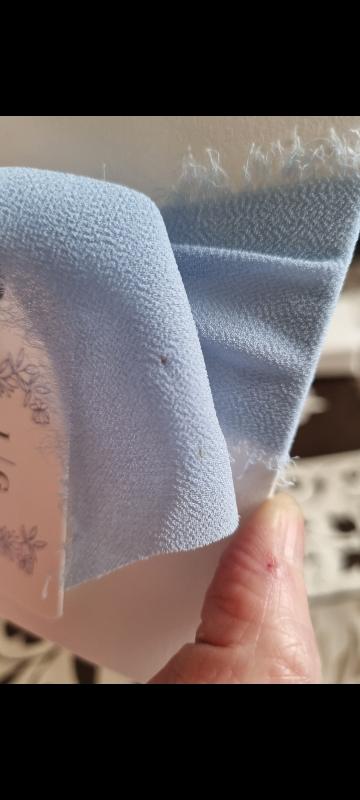 Poor quality ribbon / matrial. Disappointing