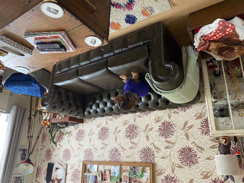 Lovely sofas so comfortable and worth every penny . Sofa word very helpful.