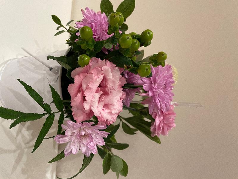 Minimal and poor quality flowers for price