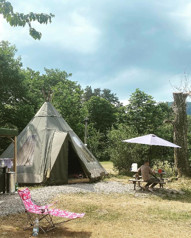 Peaceful campsite and fantastic tipi with beautiful views
