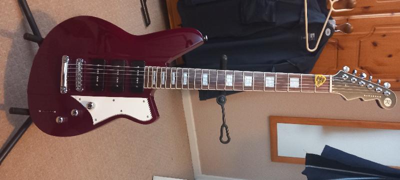 PEACH OF A GUITAR
