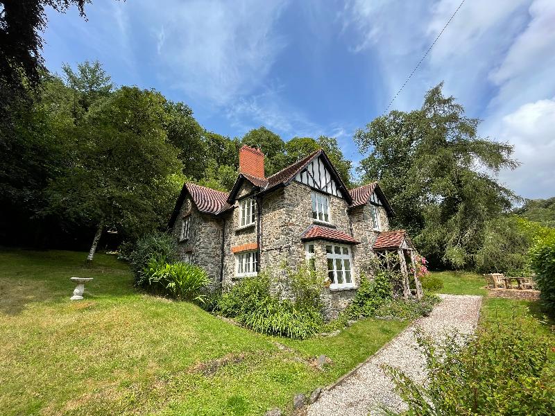 Beautiful cottage.