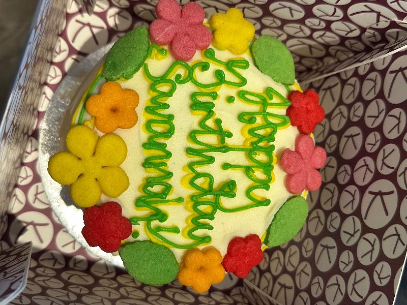 Excellent bakery cakes and goodies.