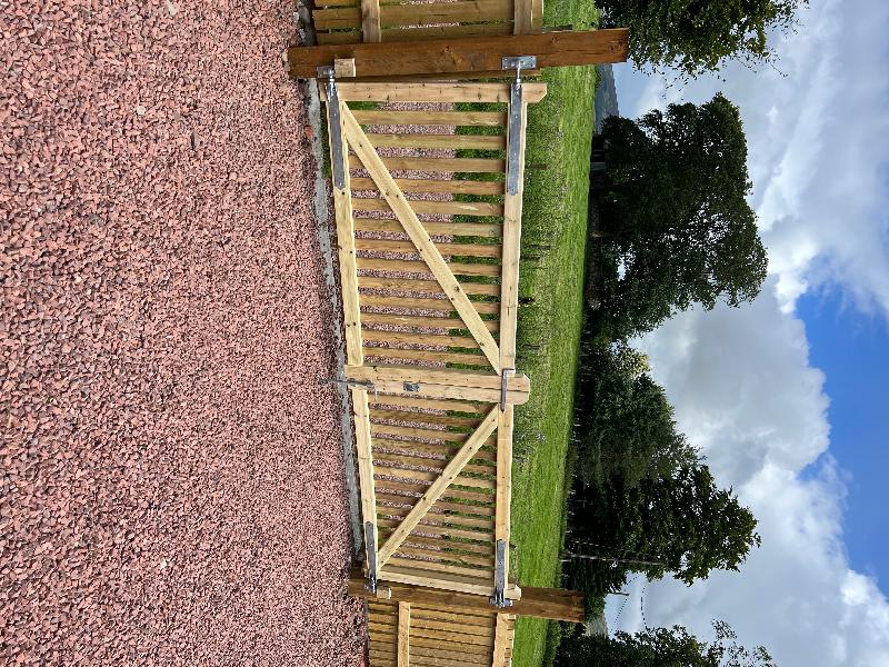 Excellent chunky timber gates