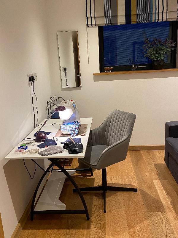 Brilliant sewing table