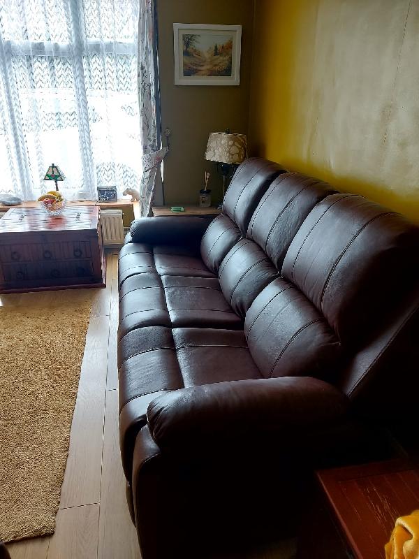 LEATHER SUITES