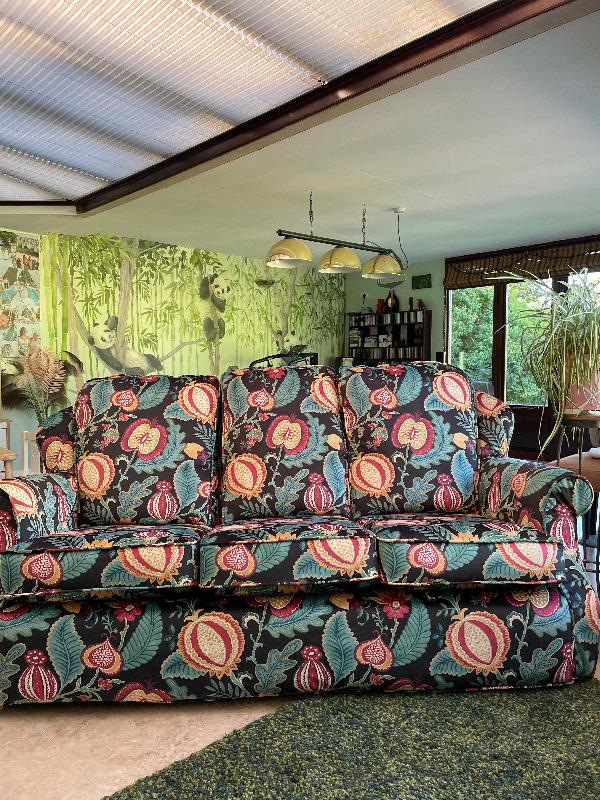Revamping our conservatory with a vibrant ‘new’ sofa