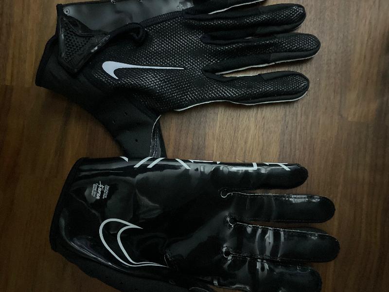 Delivery was on time.My gloves were authentic and 20£ cheaper than Amazon.