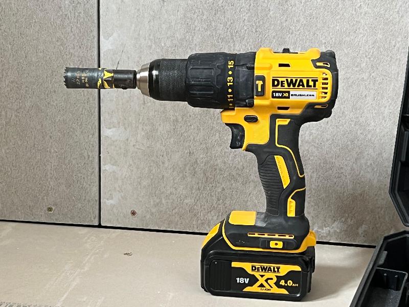 18V XR Brushless Hammer Drill Driver - 2 X 4Ah Batteries