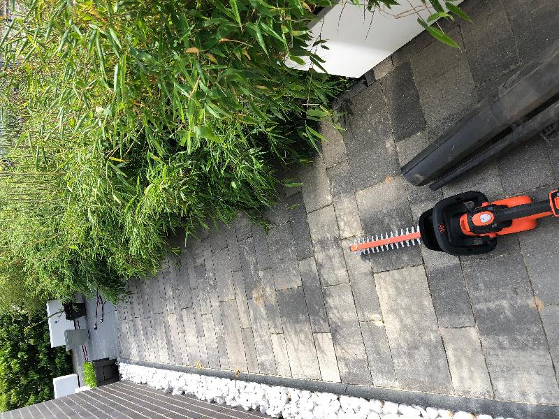 18V/4,0Ah POWERCOMMAND 50cm Akku-Heckenschere