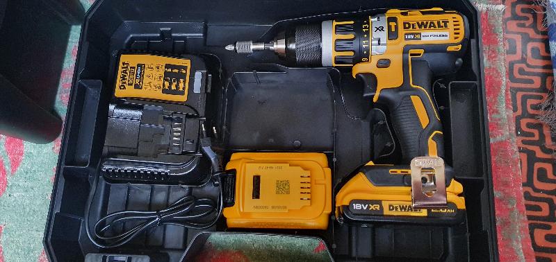 Incarcator multi-voltaj XR Li-Ion 2A