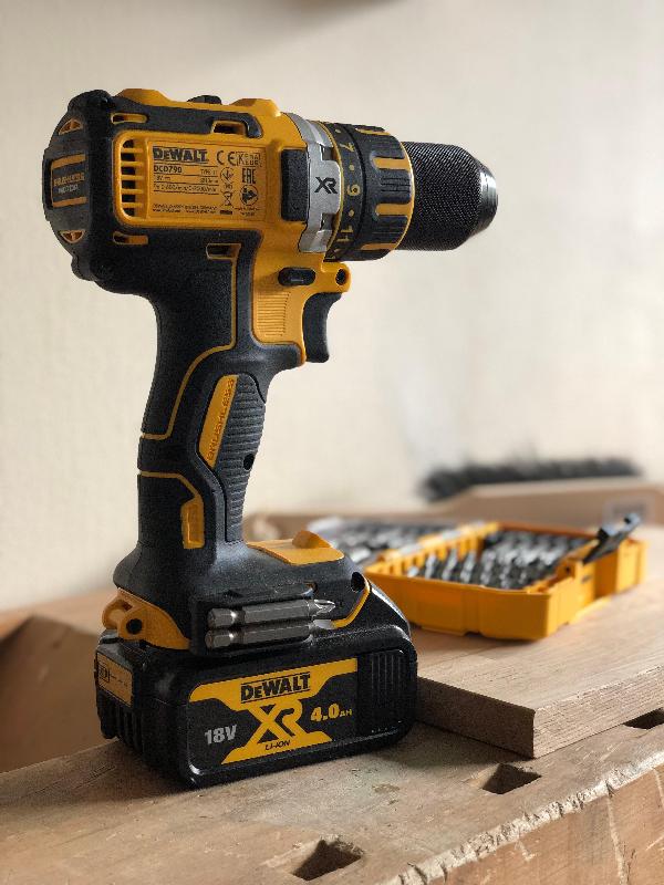 Drill, 18V XR Li-Ion, 4Ah, børsteløs