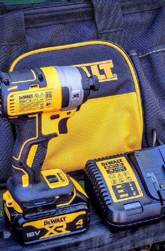 18V XR Brushless Impact Driver - 1 X 5Ah
