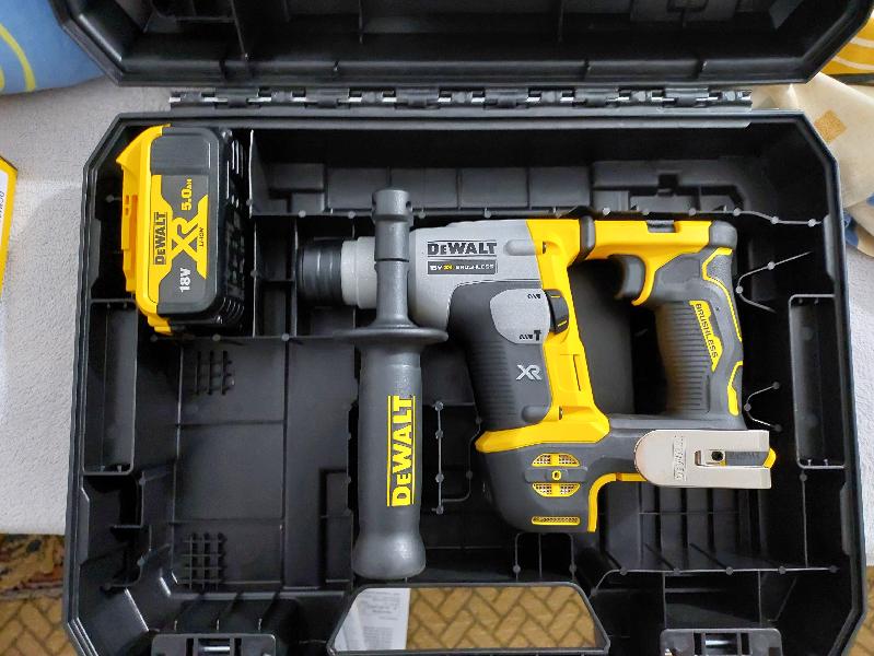 Martelo ultra compacto sem escovas XR 18V SDS-Plus