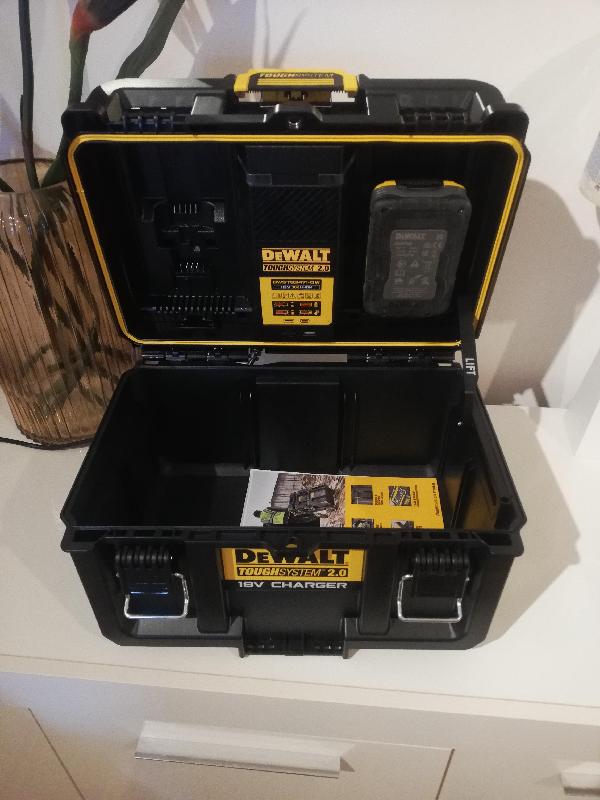 Caixa de carga 18V TOUGHSYSTEM 2.0