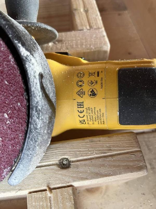 18V XR 125MM kefe nélküli SAROKCSISZOLÓ, AKKU ÉS TÖLTŐ NÉLKÜL TSTAK KOFFERBEN