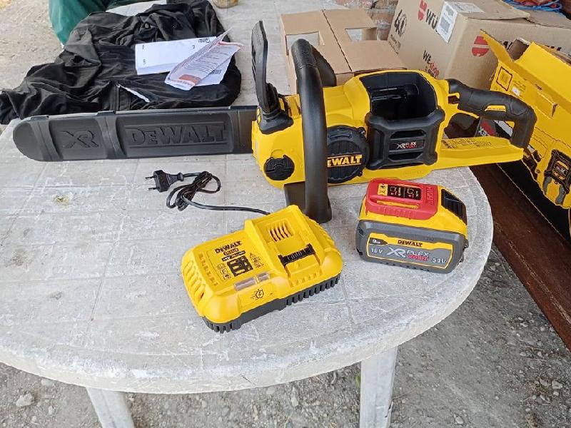 DEWALT DCM575N EL 54V FLEXVOLT Chainsaw - BARE
