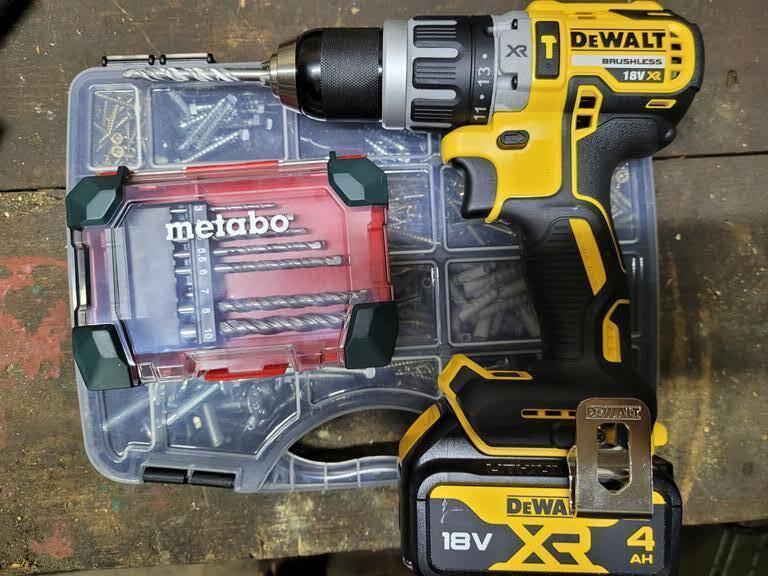 18V XR Brushless Hammer Drill Driver - Bare Unit