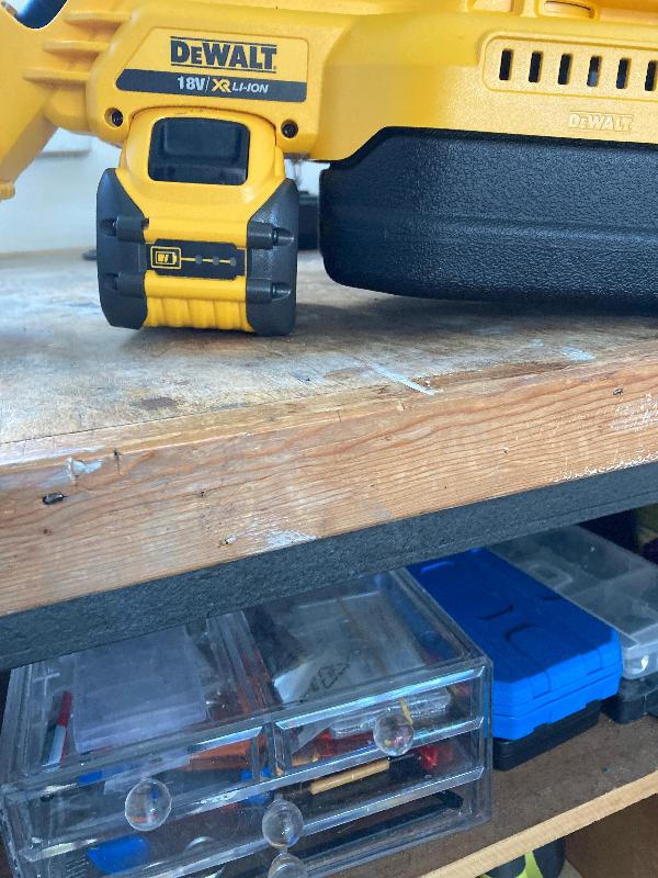 18V XR Vacuum - Bare Unit