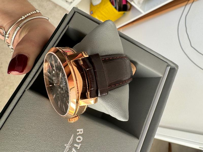 Wrong colour watch arrived, customer service for it to be sorted was horrid