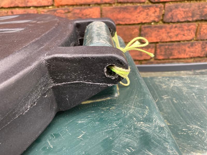 Oil tank lid