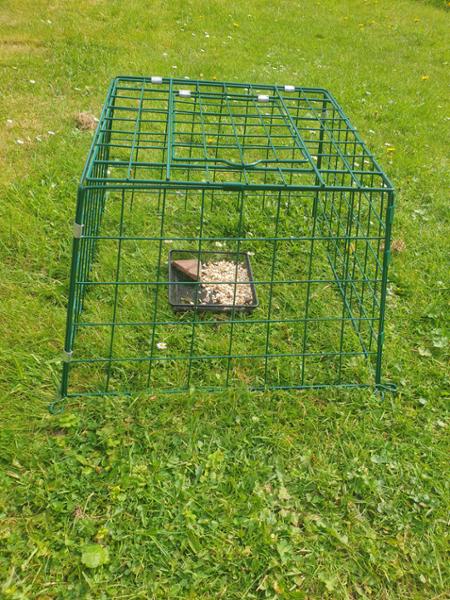Feeder cage good sturdy quality