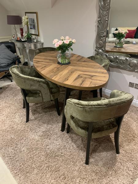 Smart solid table