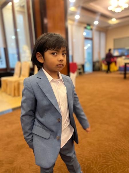 Excellent suit with perfect fitting!