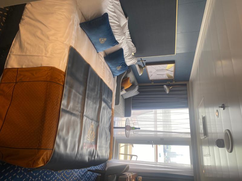 Lovely clean ship, beautiful decor all round, amazing food always,