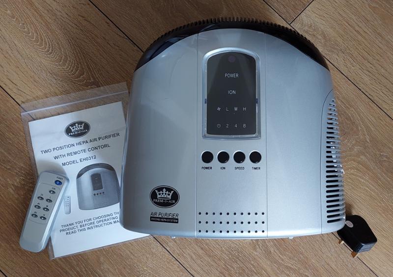 Compact Air purifier with remote control