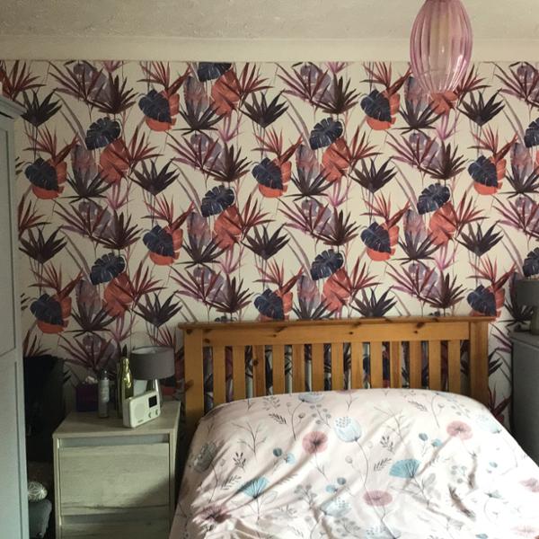 Paste the wall wallpaper