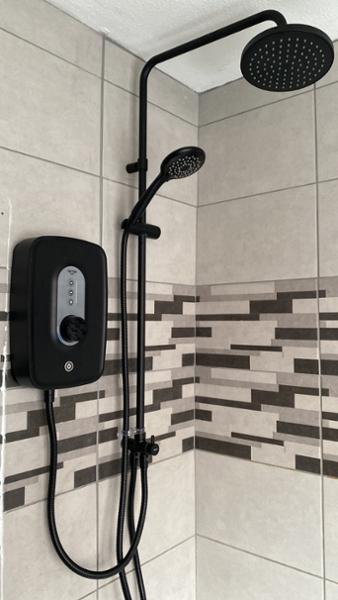 Electric Shower - Danzi DuElec 9.5kW Black Shower