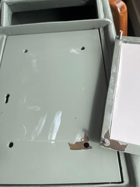 Poor quality post box and poor customer services and after sales support