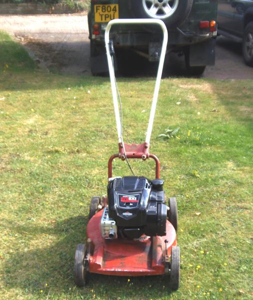 Replacing the engine on a M5 Mountfield, cast aluminium base, rotary mower