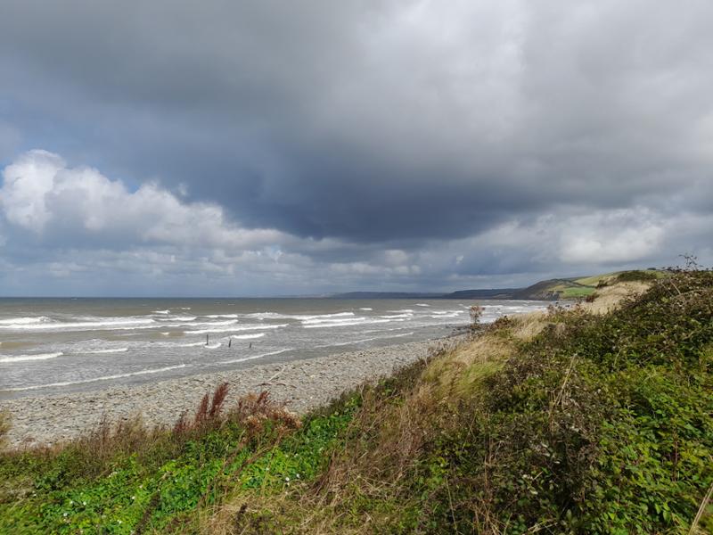 Invigorating cliff walking and comfortable accommodation