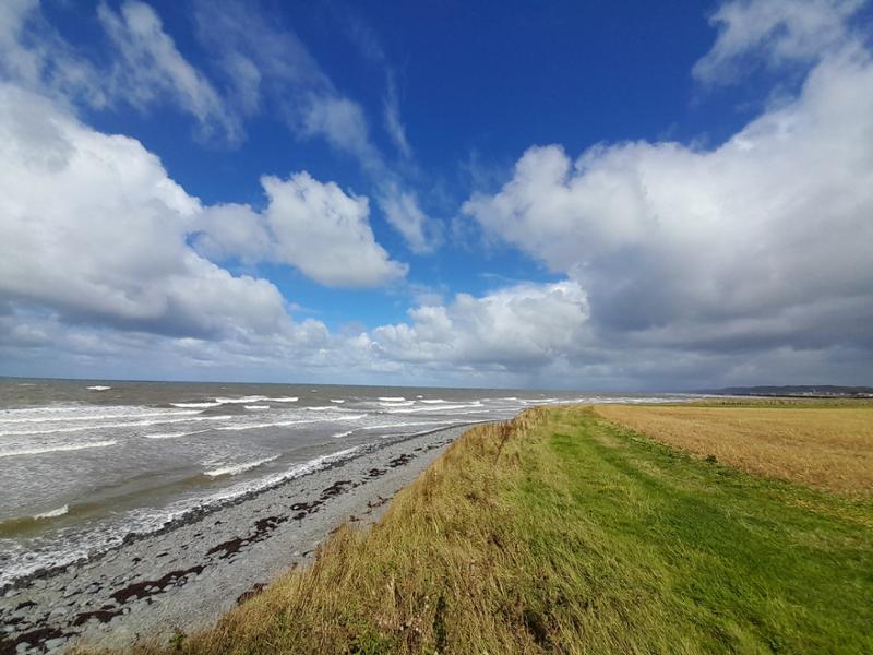 Invigorating cliff walking and comfortable accommodation