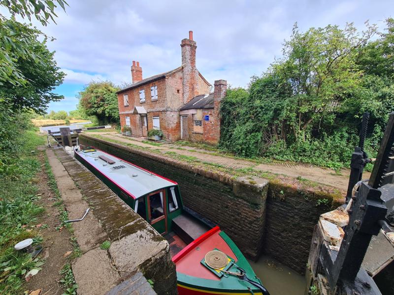Very relaxing holiday, great location and a well appointed boat