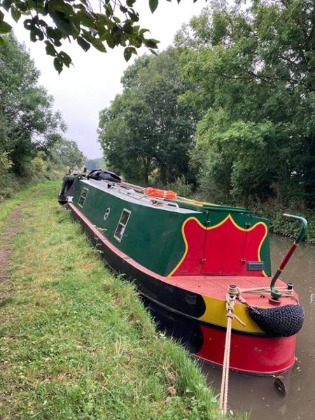 Lovely boat with extremely well equipped kitchen.  Clean and warm. Great!
