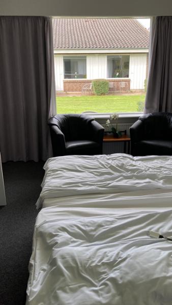 Preis Leistung ok, mit Abschlägen beim Zimmer