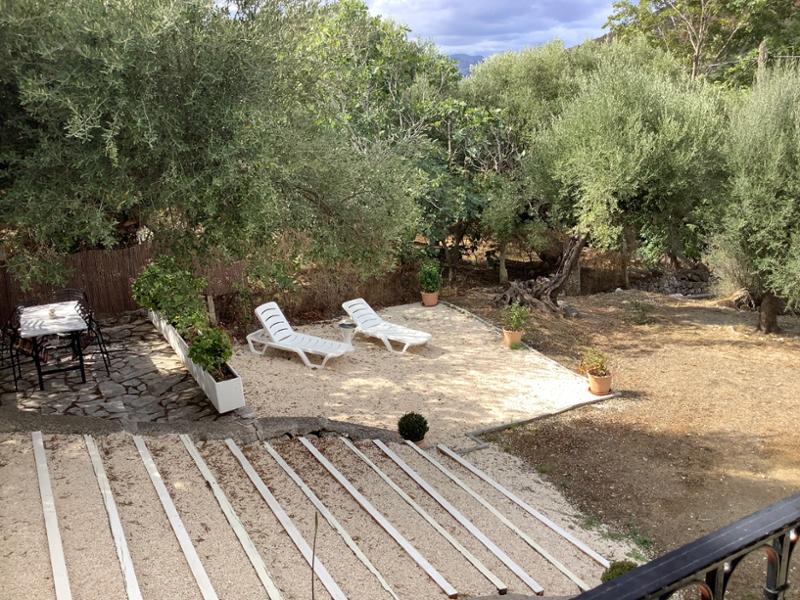 Peaceful and well equipped rural location but only 5 minutes from Stavros
