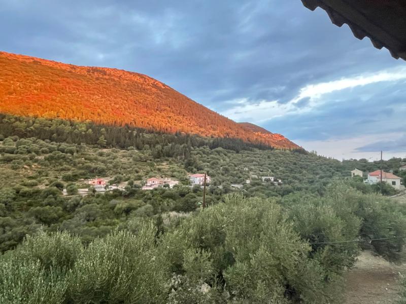 Peaceful and well equipped rural location but only 5 minutes from Stavros